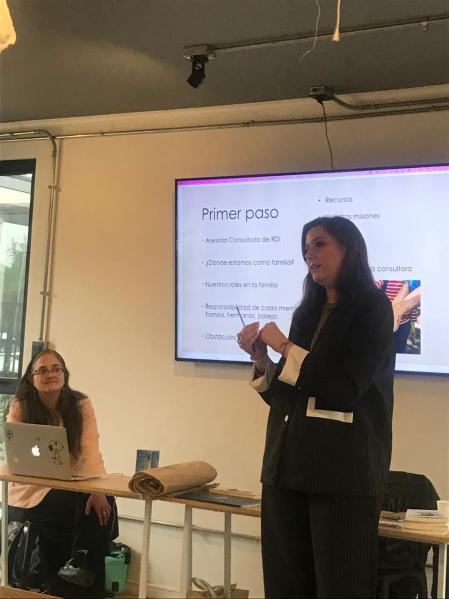 Sesión del Workshop Internacional 'Introducción al programa de RDI: Herramientas para reconectar con mi hijo neurodivergente'.