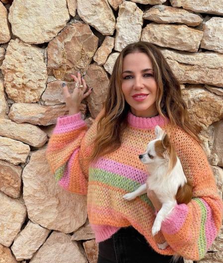 Cora acompaña a Ruth en su día a día