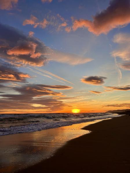 Atardecer en la playa de Gavà Mar.