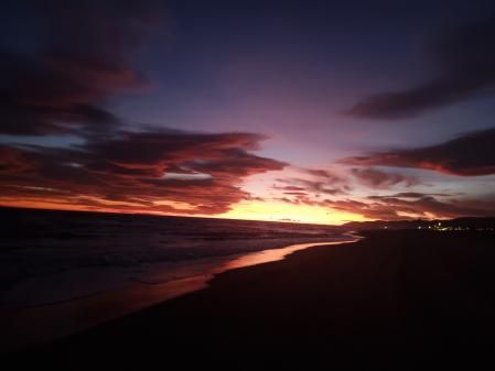 Se acaba el día en Gavà Mar.