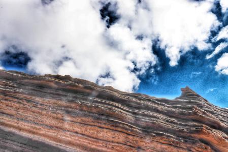Detalle de las grietas en las rocas de Lanzarote.