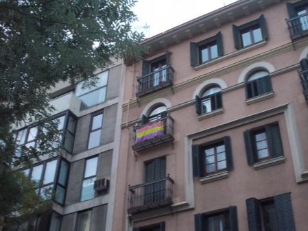 Bandera republicana en la calle Ferraz.