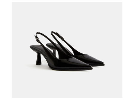 Tacón con abertura en el talón