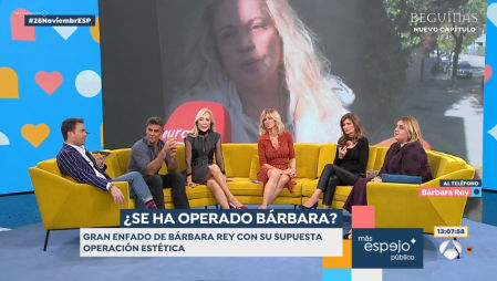 Gema López, Miquel Valls y Susanna Griso no pudieron evitar reírse a carcajadas tratando de conectar las llamadas de Bárbara Rey y el fotógrafo de 'Lecturas'.