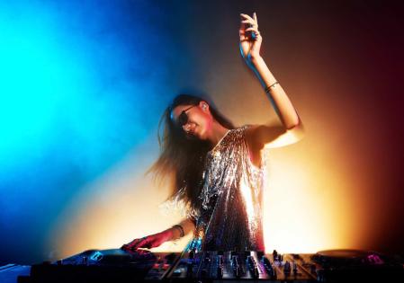 Diviértete con un sonido de alta calidad y una cancelación de sonido brutal.