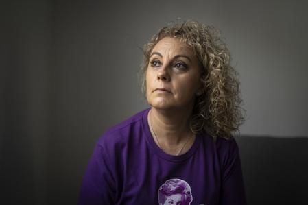 Raquel Orantes vive en un pueblo de Granada y es artesana de la cerámica