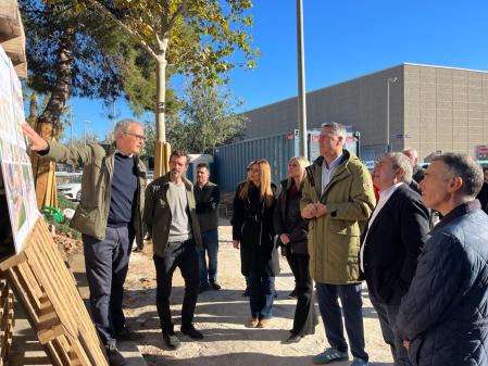 El alcalde Albiol, de visita de obras en la rambla de França .