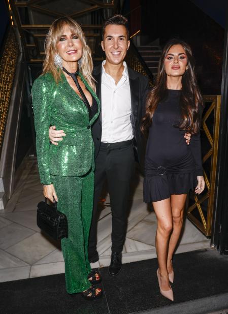 Marisa Martin Blázquez, Alexia Rivas y Omar Suárez en la fiesta de Unicorn