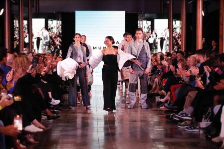 La palmesana Paula Escario recibió el premio en la categoría de moda balear por su colección Cozana n.º 9 en la pasada edición