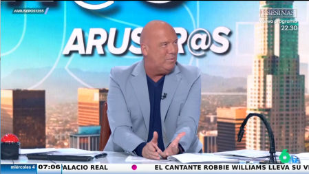 Alfonso Arús bromea sobre las complicaciones que los bancos ponen para cerrar una cuenta bancaria.