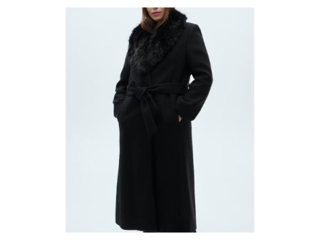 Abrigo con cuello de pelo desmontable
