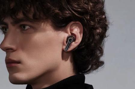 Son de tipo bastón como los AirPods