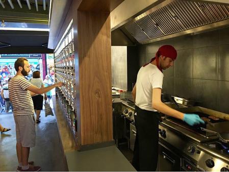 Estas máquinas están revolucionando el mundo de la hostelería y la comida rápida