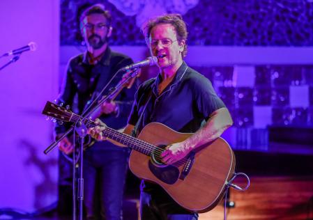 Capitaneado por David Carabén, Mishima ha llenado dos veces la Sala Apolo y cerrará su tour en La Mirona, tras pasar también por València y Mallorca.