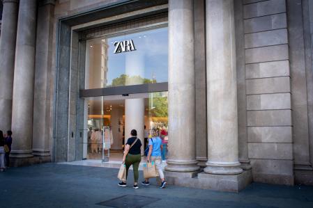 Foto PAULA SAMA 06/06/2024. Tienda Zara de Paseo de Gracia en Barcelona.