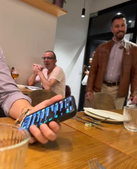 Los chicos reaccionaron de manera parecida al verse