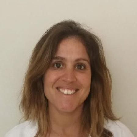 Doctora Miriam Puyo, responsable asistencial de la Unidad del Dolor del Hospital Quirónsalud Badalona.