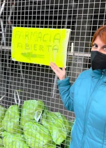 El letrero de la farmacia