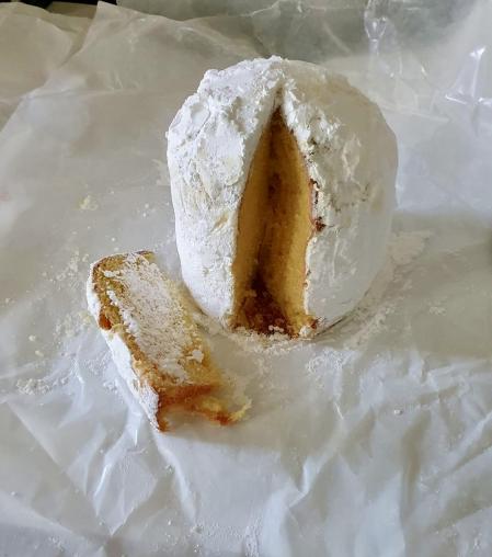 Nuvola, el postre con crema de mantequilla y azúcar en polvo