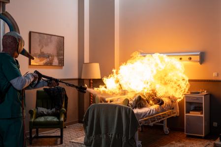 Curro se divierte incinerando a personas vivas.