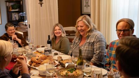 Un homenaje a las vidas normales y corrientes (y a las renuncias y a los esfuerzos para mantener cerca a los seres queridos y...).