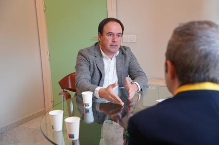 El portavoz parlamentario del PP durante la entrevista