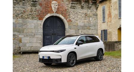 El Leapmotor C10 REEV ofrece una autonomía extendida combinada de más de 950 killómetros.