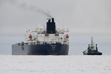 El petrolero Eagle S fue interceptado por Finlandia y acusado de pertenecer a la “flota fantasma” rusa y de haber dañado cinco cables submarinos de electricidad e Internet 
