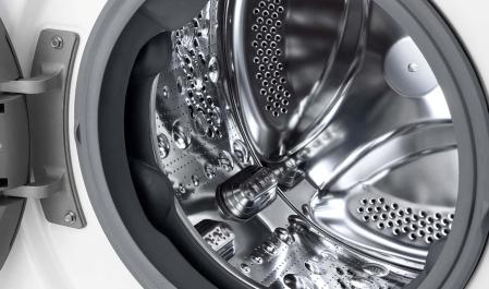 El tambor tiene una capacidad de 10 kg, muy superior a muchos modelos del mismo precio