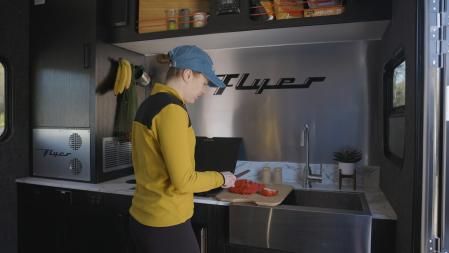 Flyer Discover, la sorprendente caravana con dos tiendas de campaña desplegables.