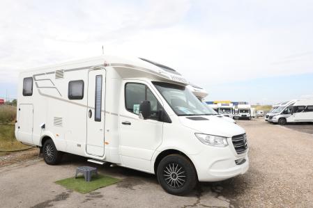 Caravanas a la venta en Alcorcón, cuando autocaravanas, turismo rural y de naturaleza se publicitan como ofertas seguras, una vez que el fin del confinamiento permita movimientos en el turismo, en un sector que ve posibilidad de recuperar una parte de la campaña de verano tras las perspectivas algo más optimistas de la Comisión Europea, en Alcorcón / Madrid (España), a 26 de mayo de 2020.