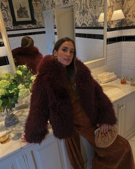 María Pombo con el abrigo de Mango en la boda del cantante Ters y Paula Cristóbal