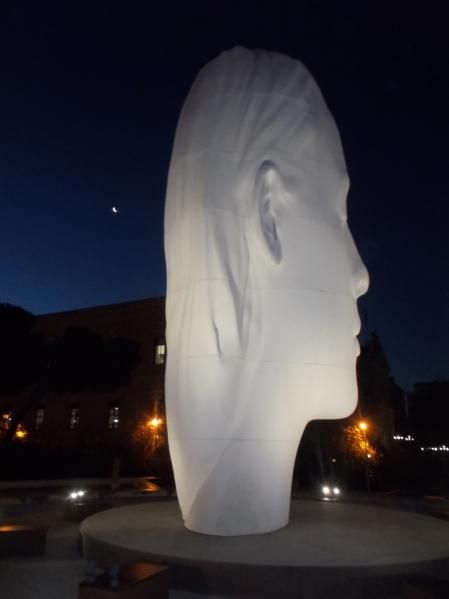 'Julia' a la luz de la luna.