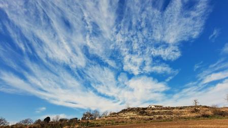 Espectáculo en el cielo de los riscos de Tavertet.