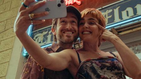 Joan Amargós y Verónica Echegui, una pareja de amigos improbable.