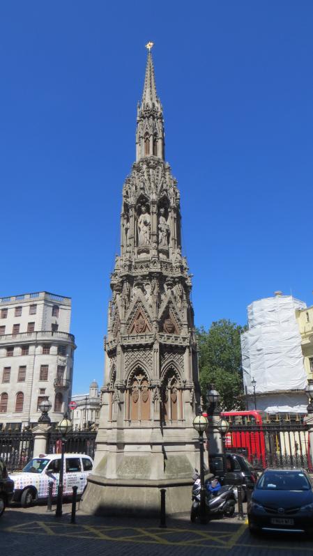 Cruz conmemorativa de la reina Leonor, monumento situado en Charing Cross, Londres