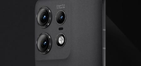 La cámara trasera cuenta con teleobjetivo de tres aumentos