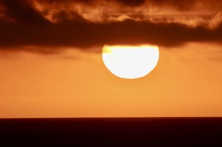 El primer sol del día en Calella de Palafrugell.