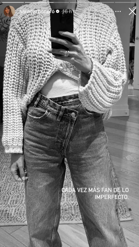 Sara Carbonero muestra los vaqueros y cárdigan de Zara