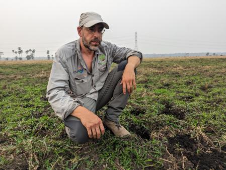 El arqueólogo Umberto Lombardo, durante el trabajo de campo