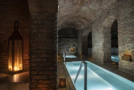 Aire Ancient Baths en Barcelona, un espacio singular de relajación