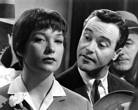 Shirley MacLaine y Jack Lemmon en 'El apartamento'