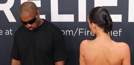 Polémica en los Grammy: Bianca Censori, la mujer de Kanye West, posa desnuda en la alfombra roja