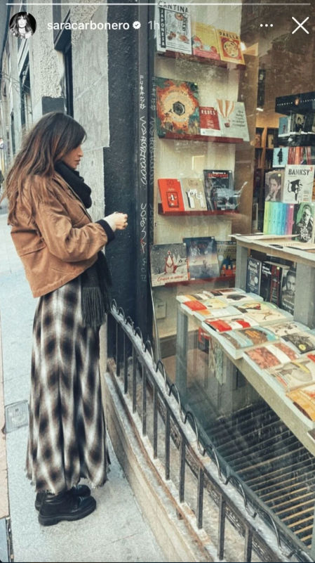 Sara Carbonero con su look boho por Madrid