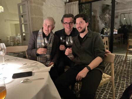 El maestro Christian Zacharias se fotografió con el pianista Daniel Heide y el barítono Andrè Schuen en Torre de Sande