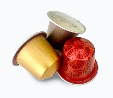 La tapa de las cápsulas está hecha de aluminio.