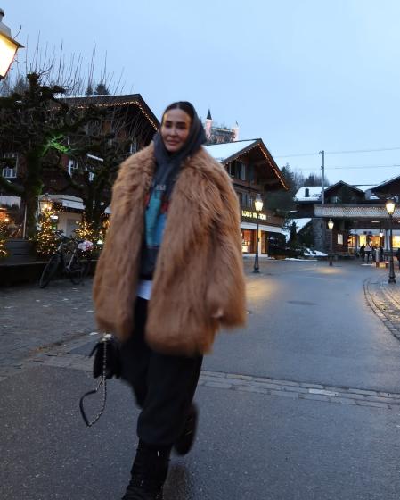 Vicky Martín Berrocal con la sudadera de Zara en Suiza