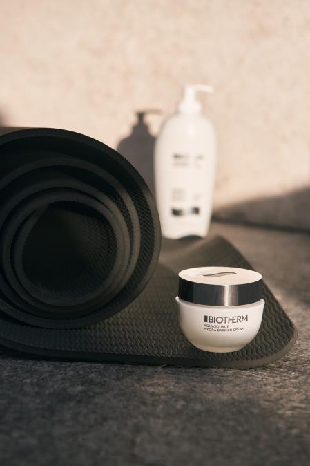 Crema para el rostro Aquasource Hydra Barrier y leche corporal Active Recovery de Biotherm