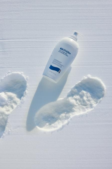 Active Recovery de Biotherm regenera la piel y refuerza la barrera cutánea un 30% más rápido gracias a la vitamina B3; vitamina E anti-oxidante, pro vitamina B5 reparadora y Biotech Plankton™.