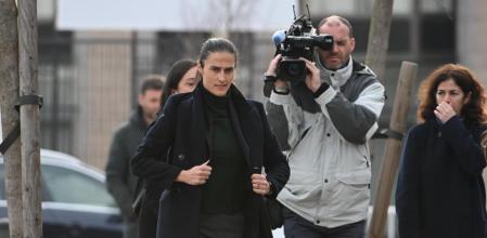 El juez José Manuel Fernández-Prieto ha vuelto a estallar ante ciertas preguntas a los testigos que han declarado en el juicio a Luis Rubiales, como cuando se interrogaba este lunes a la entrenadora de la selección femenina de fútbol, Montse Tomé, y ha espetado: 